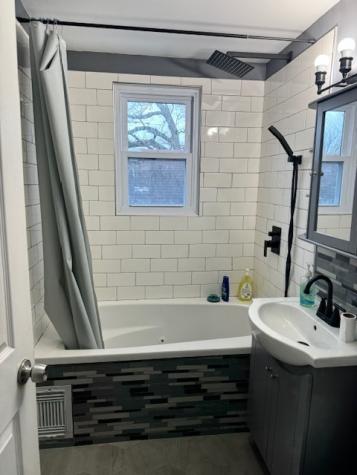 5520 South New England Avenue Chicago IL 60638
