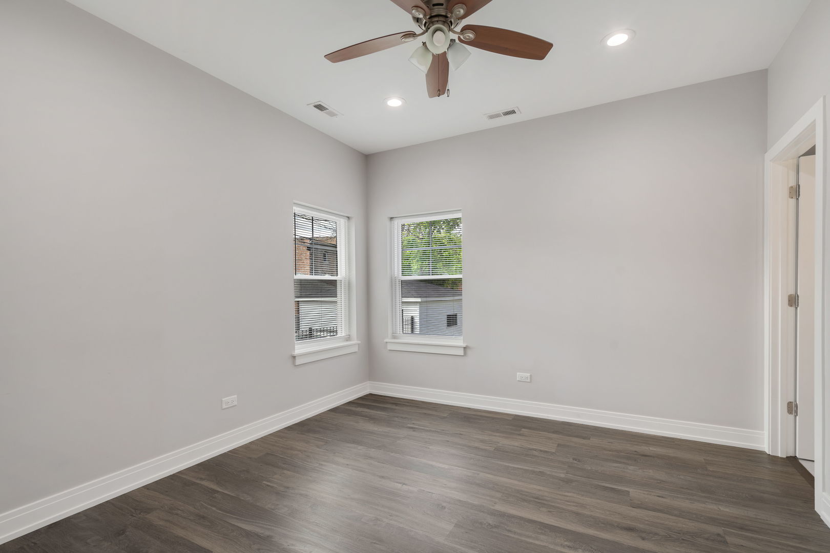 6418 South Champlain Avenue Chicago IL 60637