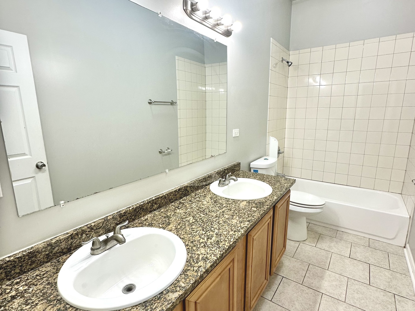 2438 North Laramie Avenue Chicago IL 60639