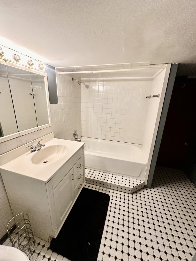 6733 South Maplewood Avenue Chicago IL 60629