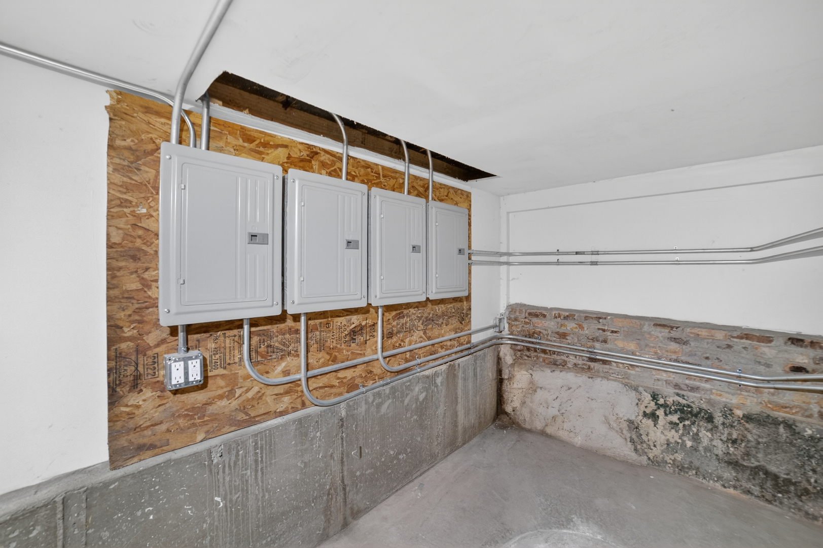 1419 South Kedvale Avenue Chicago IL 60623