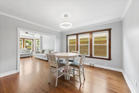 4854 West Winnemac Avenue Chicago IL 60630