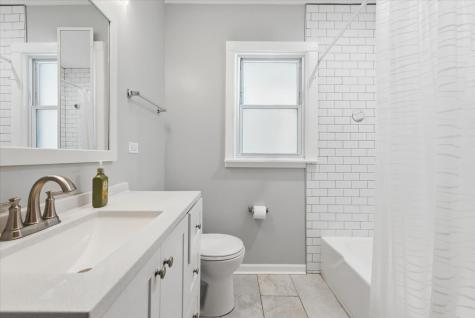 4854 West Winnemac Avenue Chicago IL 60630