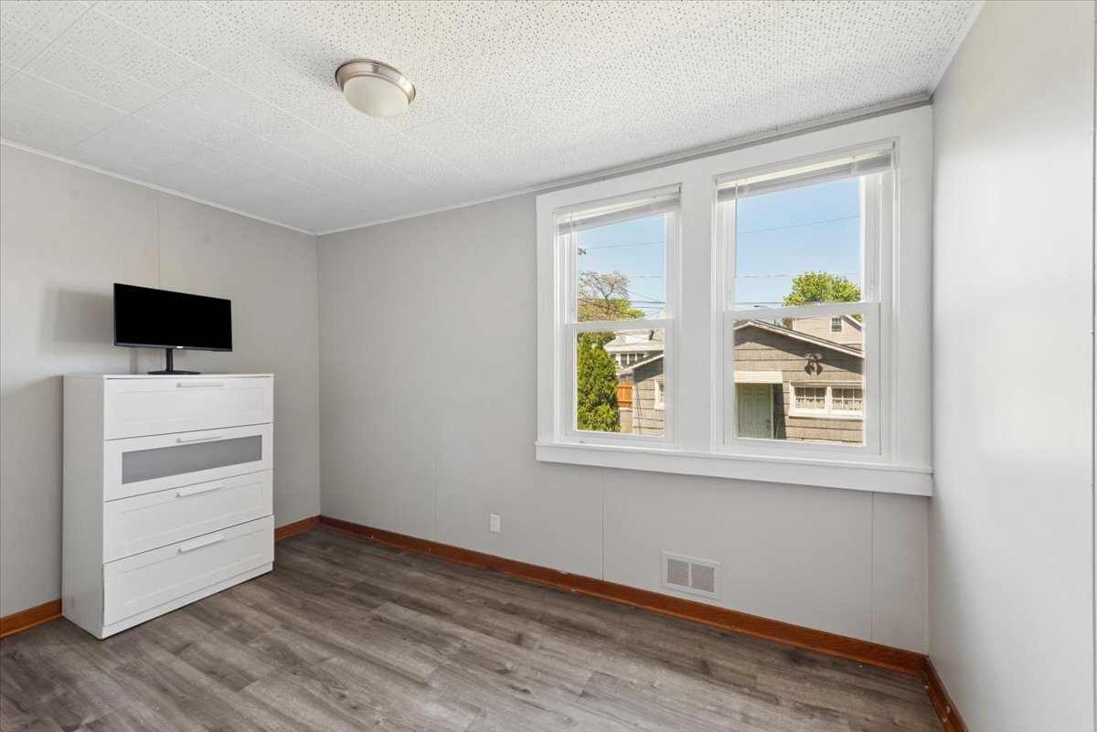 4854 West Winnemac Avenue Chicago IL 60630