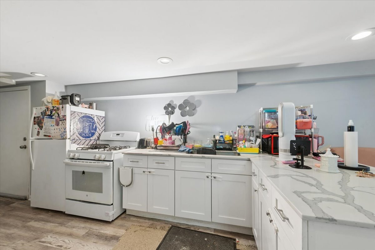 4854 West Winnemac Avenue Chicago IL 60630