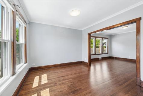 4854 West Winnemac Avenue Chicago IL 60630