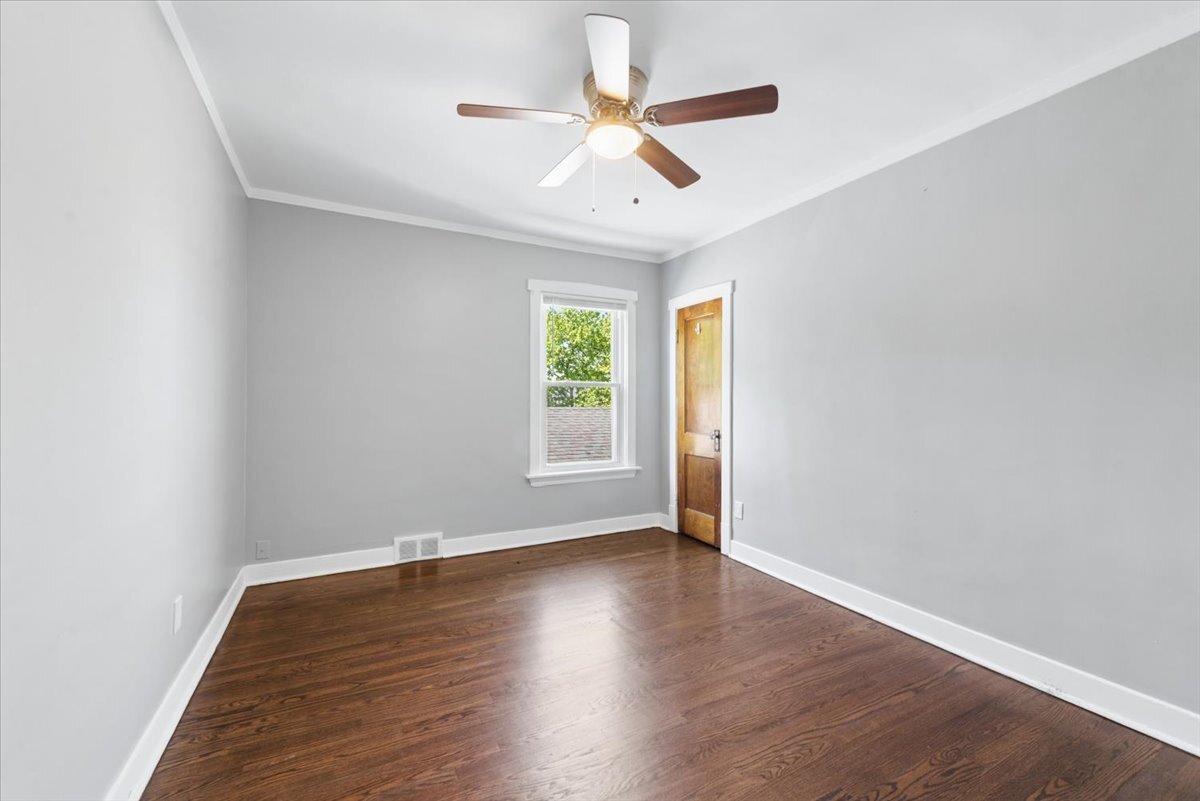 4854 West Winnemac Avenue Chicago IL 60630