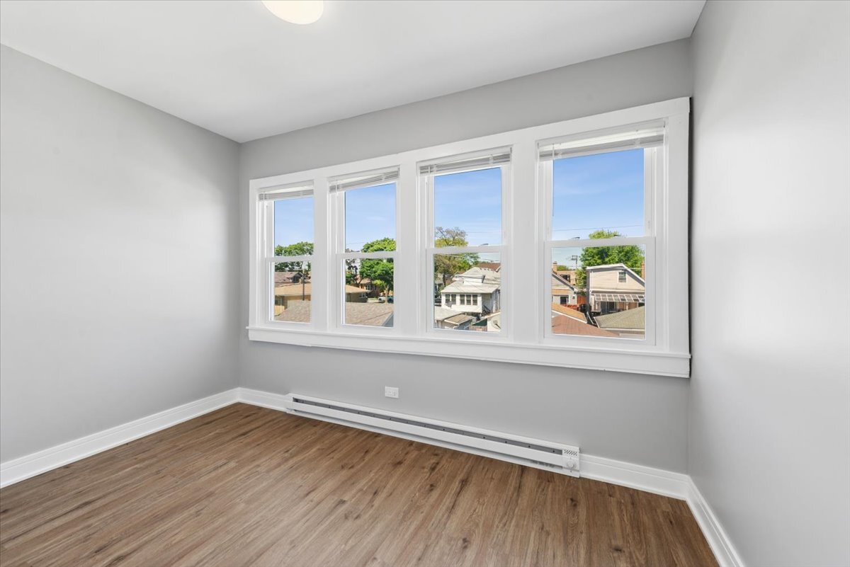 4854 West Winnemac Avenue Chicago IL 60630