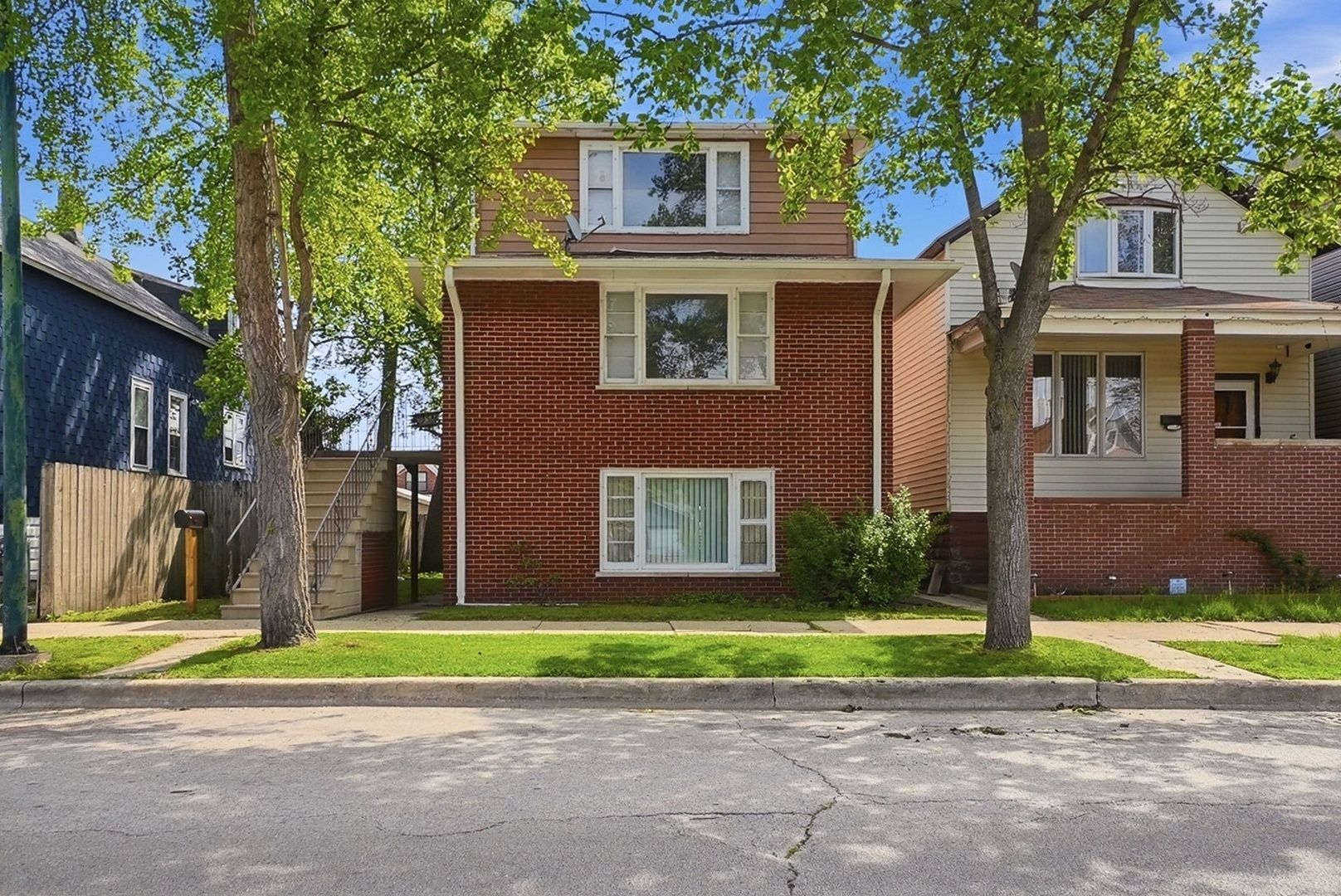 10633 South Avenue M Chicago IL 60617