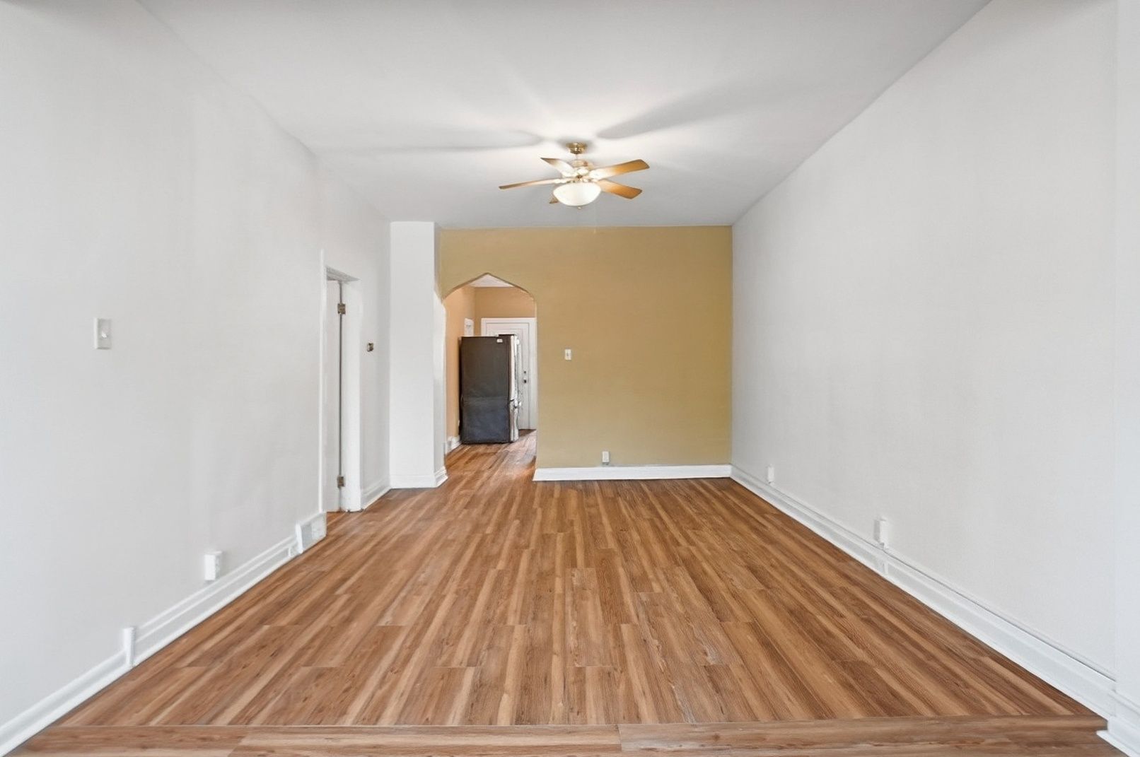 10633 South Avenue M Chicago IL 60617
