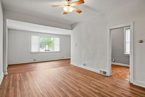 10633 South Avenue M Chicago IL 60617