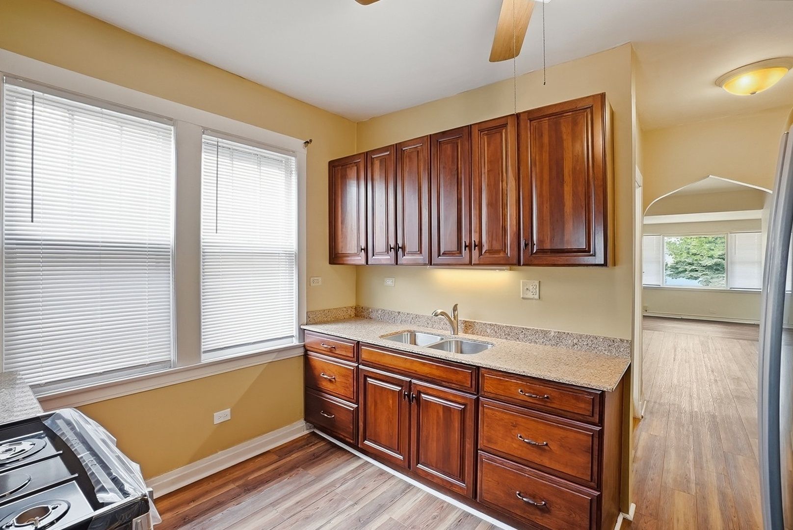 10633 South Avenue M Chicago IL 60617