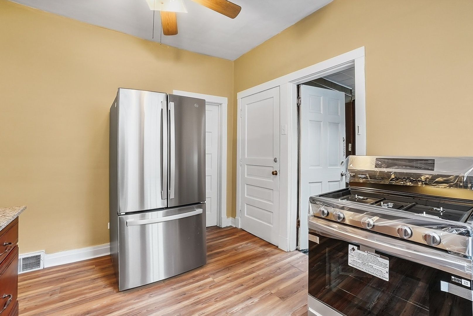 10633 South Avenue M Chicago IL 60617