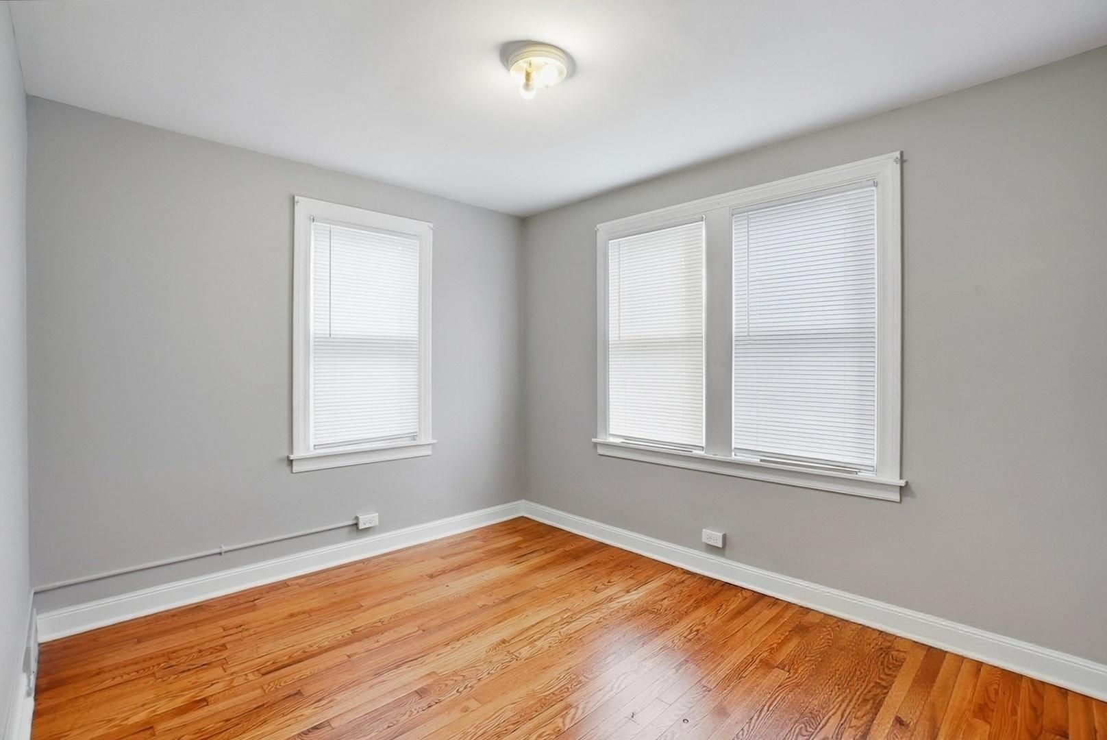 10633 South Avenue M Chicago IL 60617