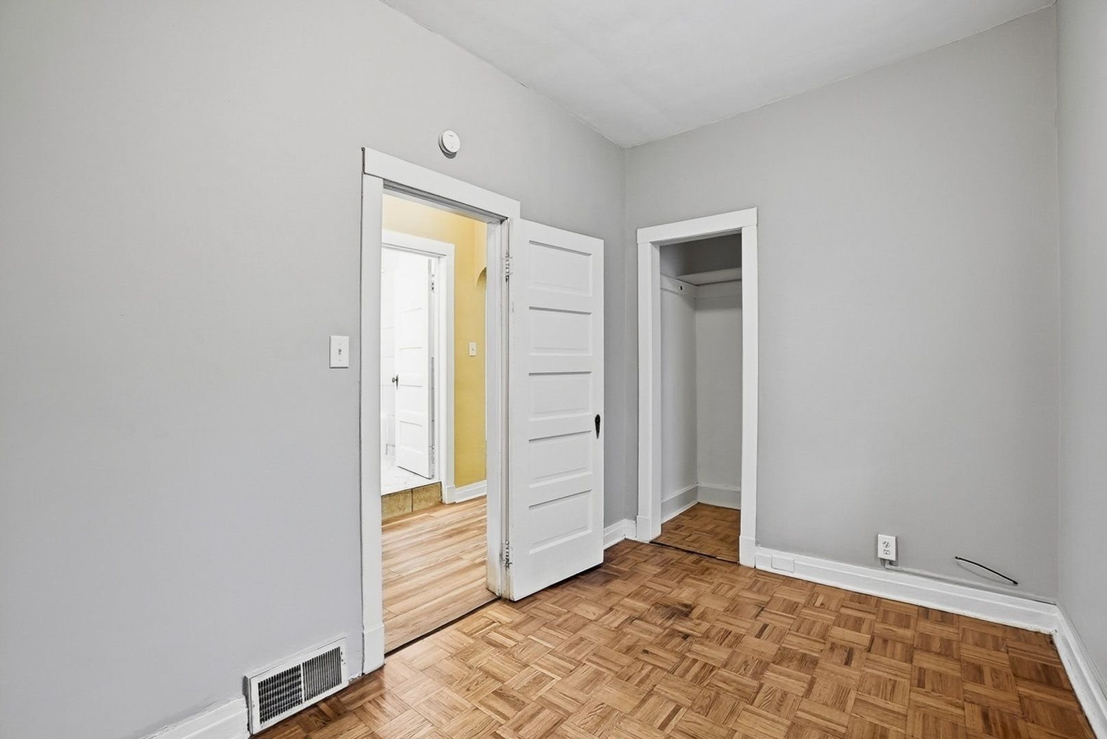 10633 South Avenue M Chicago IL 60617