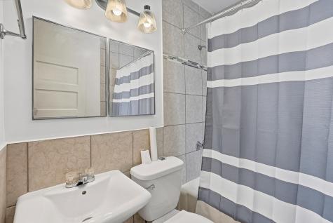 10633 South Avenue M Chicago IL 60617