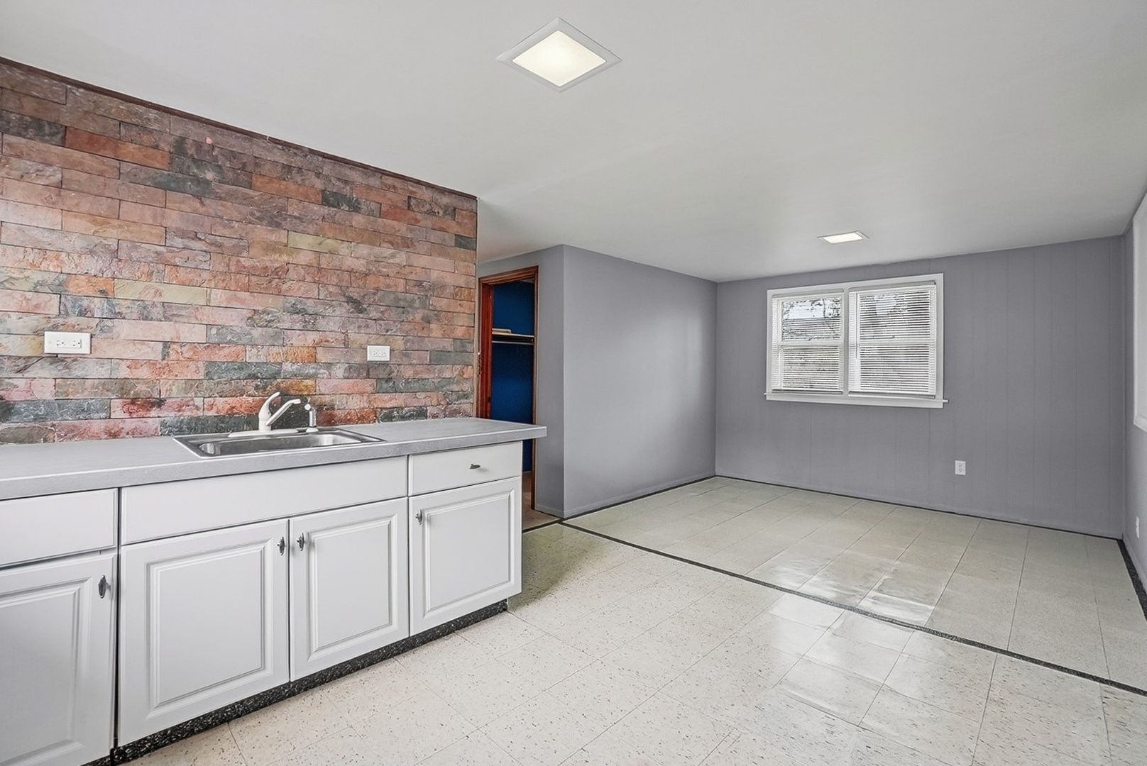 10633 South Avenue M Chicago IL 60617