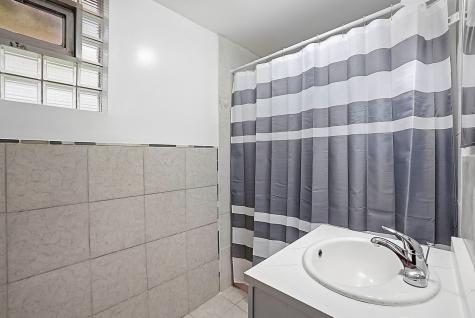 10633 South Avenue M Chicago IL 60617