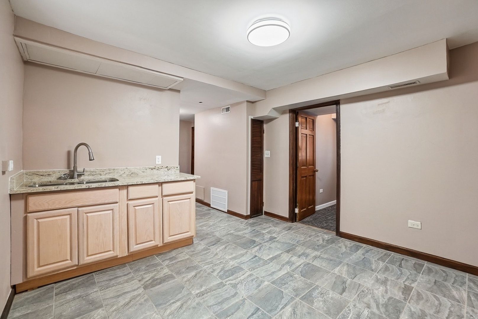 10633 South Avenue M Chicago IL 60617