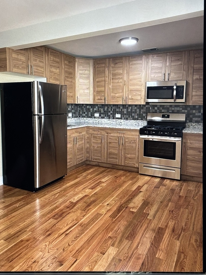 2567 South Emerald Avenue Chicago IL 60616