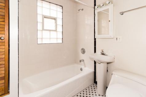 3246 North Richmond Street Chicago IL 60618