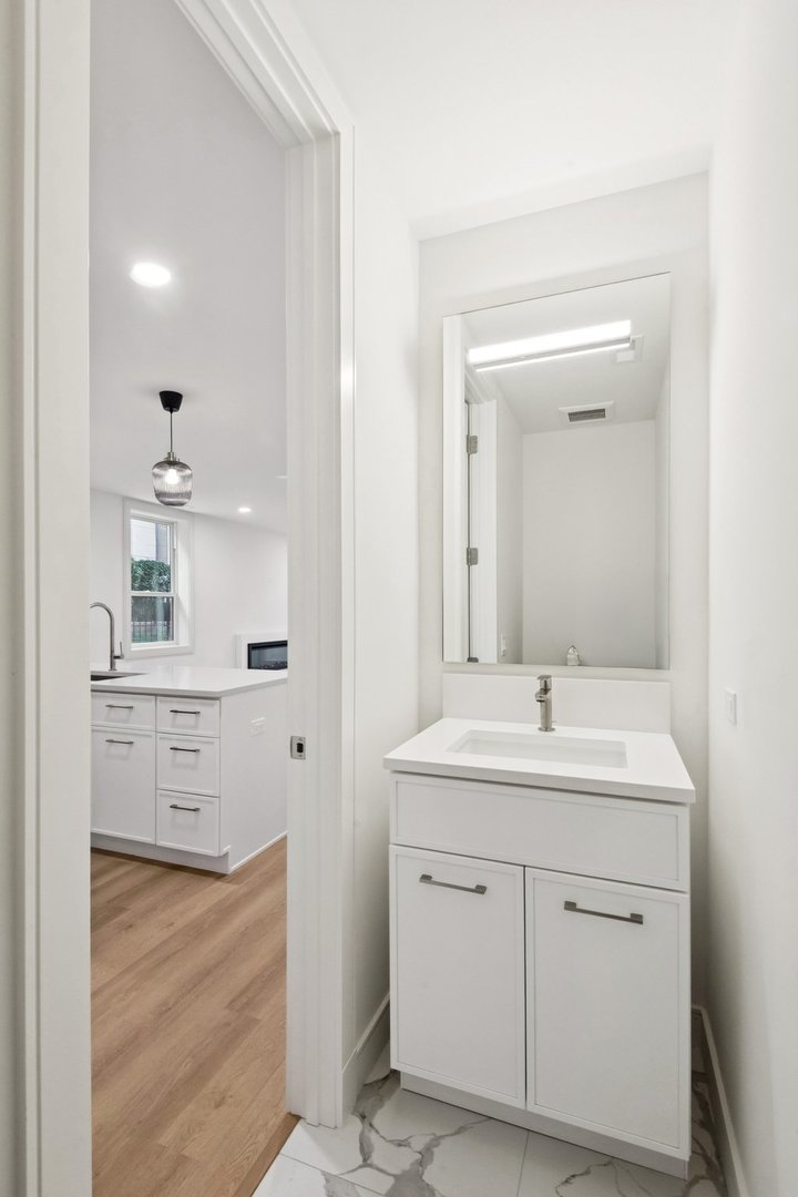 2323 North Lister Avenue Chicago IL 60614