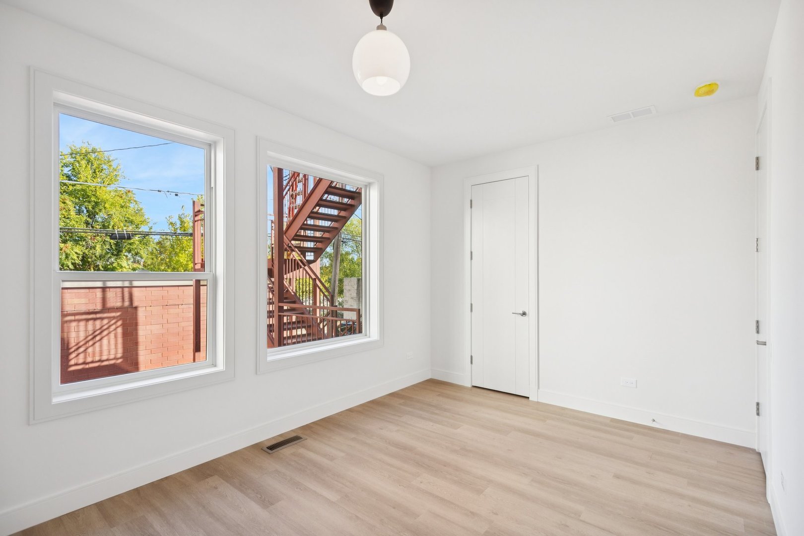 2323 North Lister Avenue Chicago IL 60614