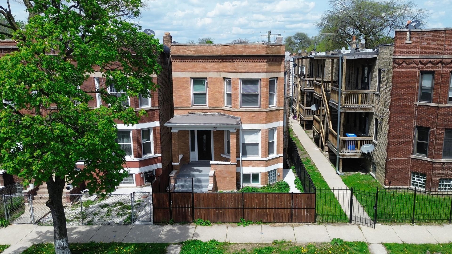 4906 West Erie Street Chicago IL 60644