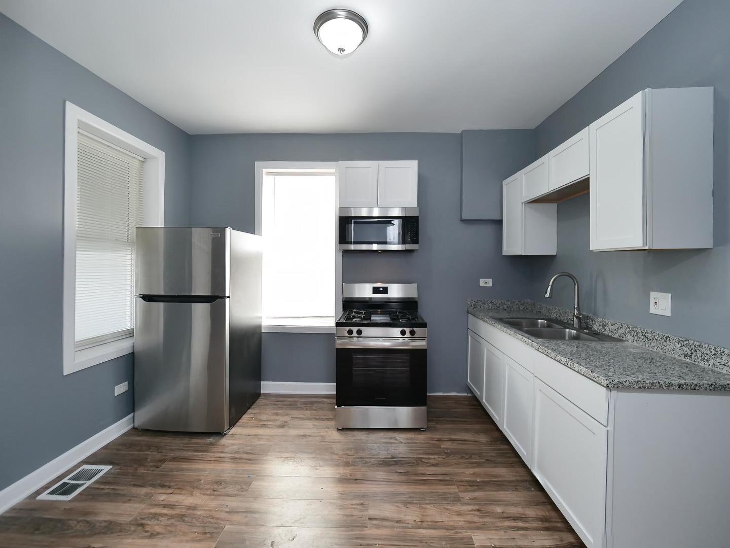 4906 West Erie Street Chicago IL 60644