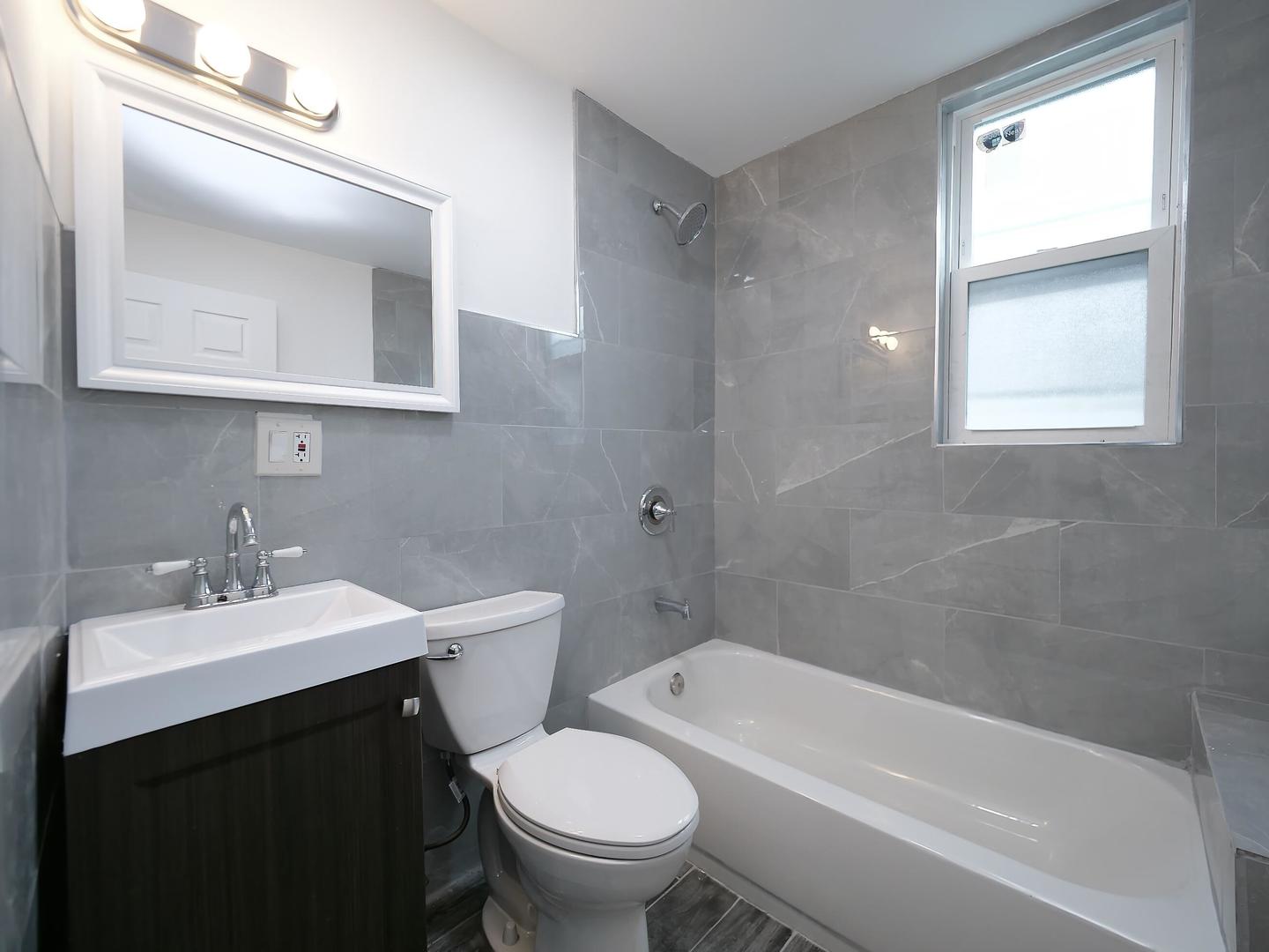 4906 West Erie Street Chicago IL 60644