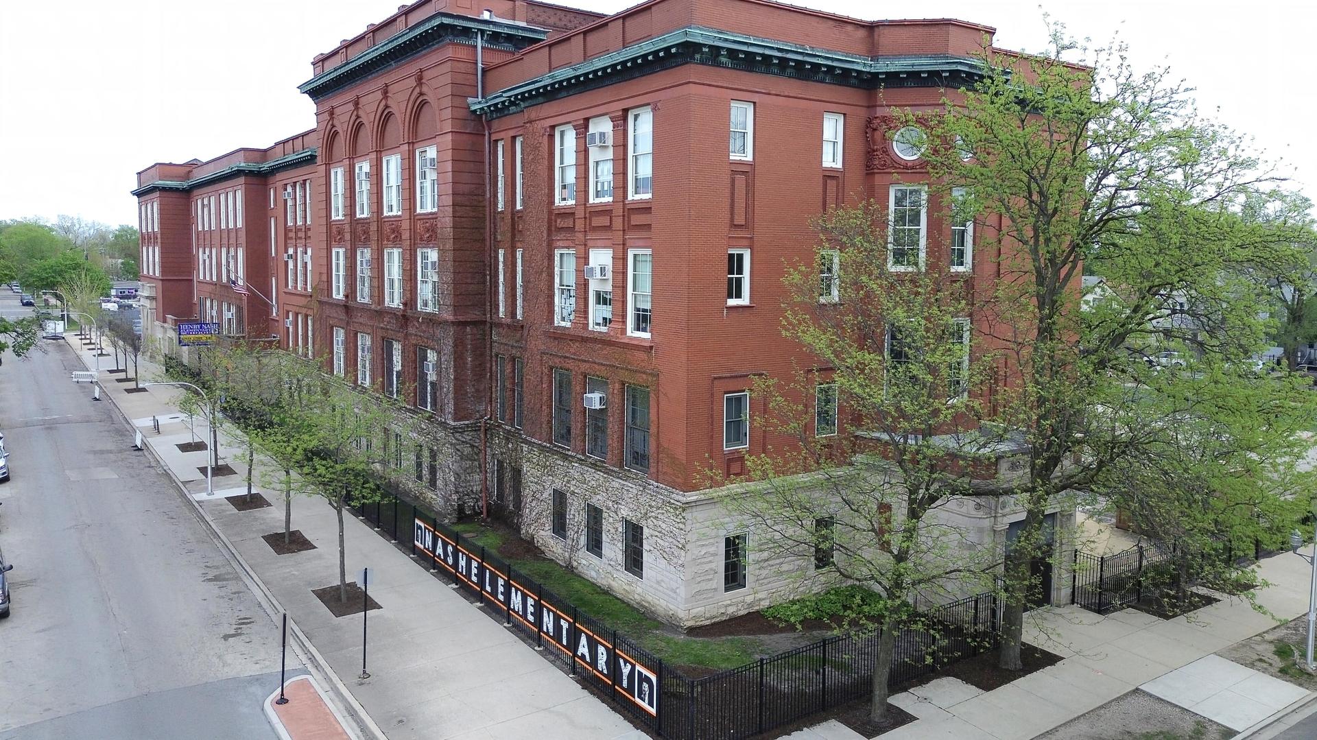 4906 West Erie Street Chicago IL 60644