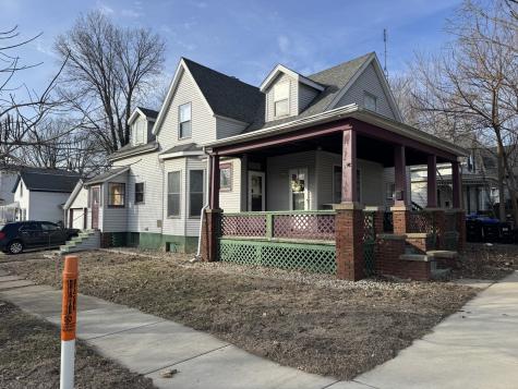 307 South Mclean Street Bloomington IL 61701