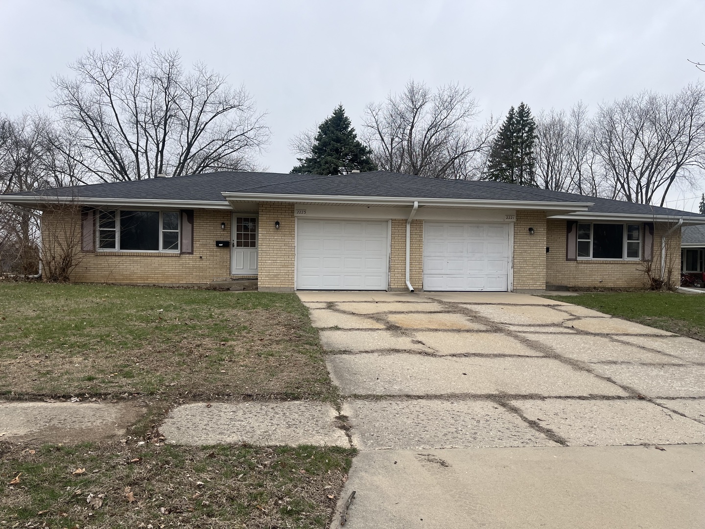 2221 Denver Drive Rockford IL 61108