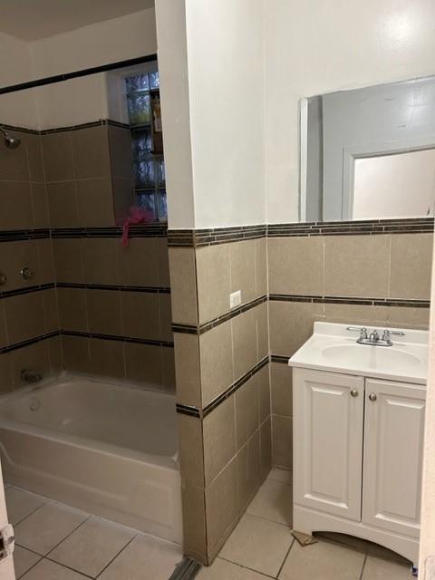 1142 North Monticello Avenue Chicago IL 60651