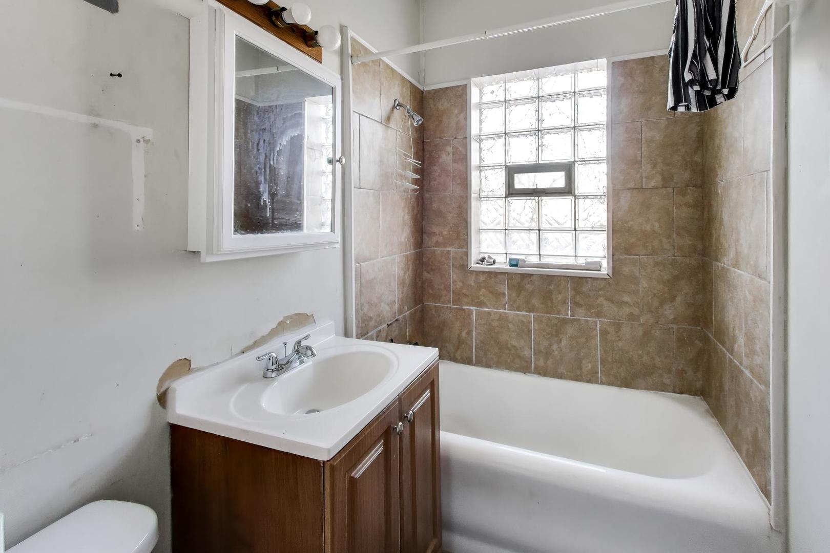 7611 South Marshfield Avenue Chicago IL 60620