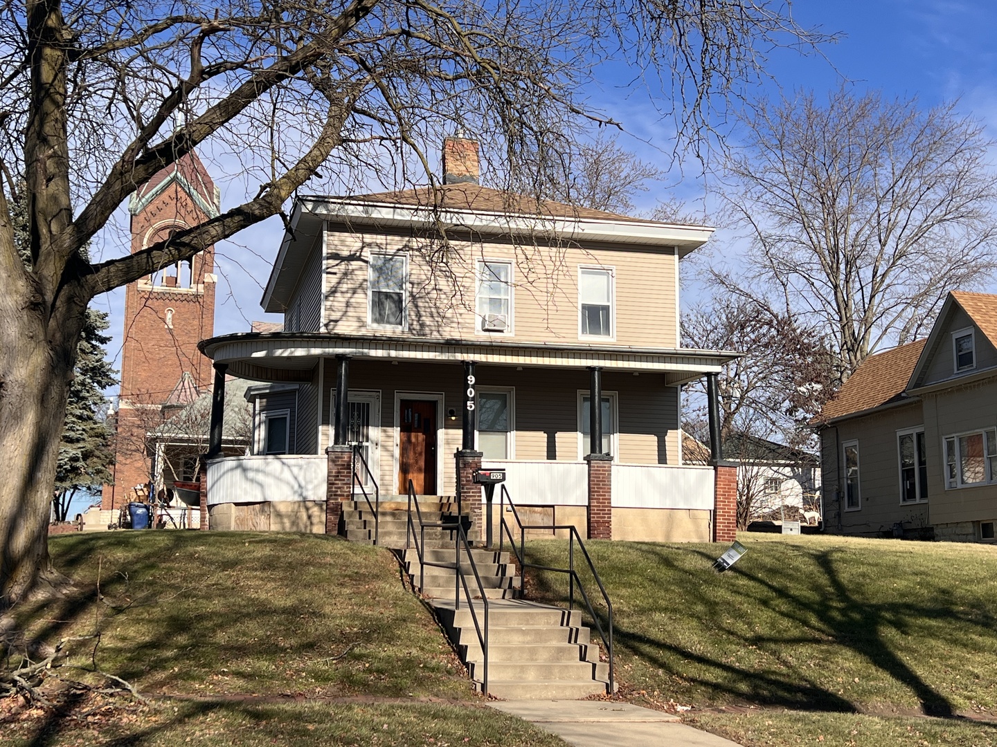 905 4TH Street Lasalle IL 61301