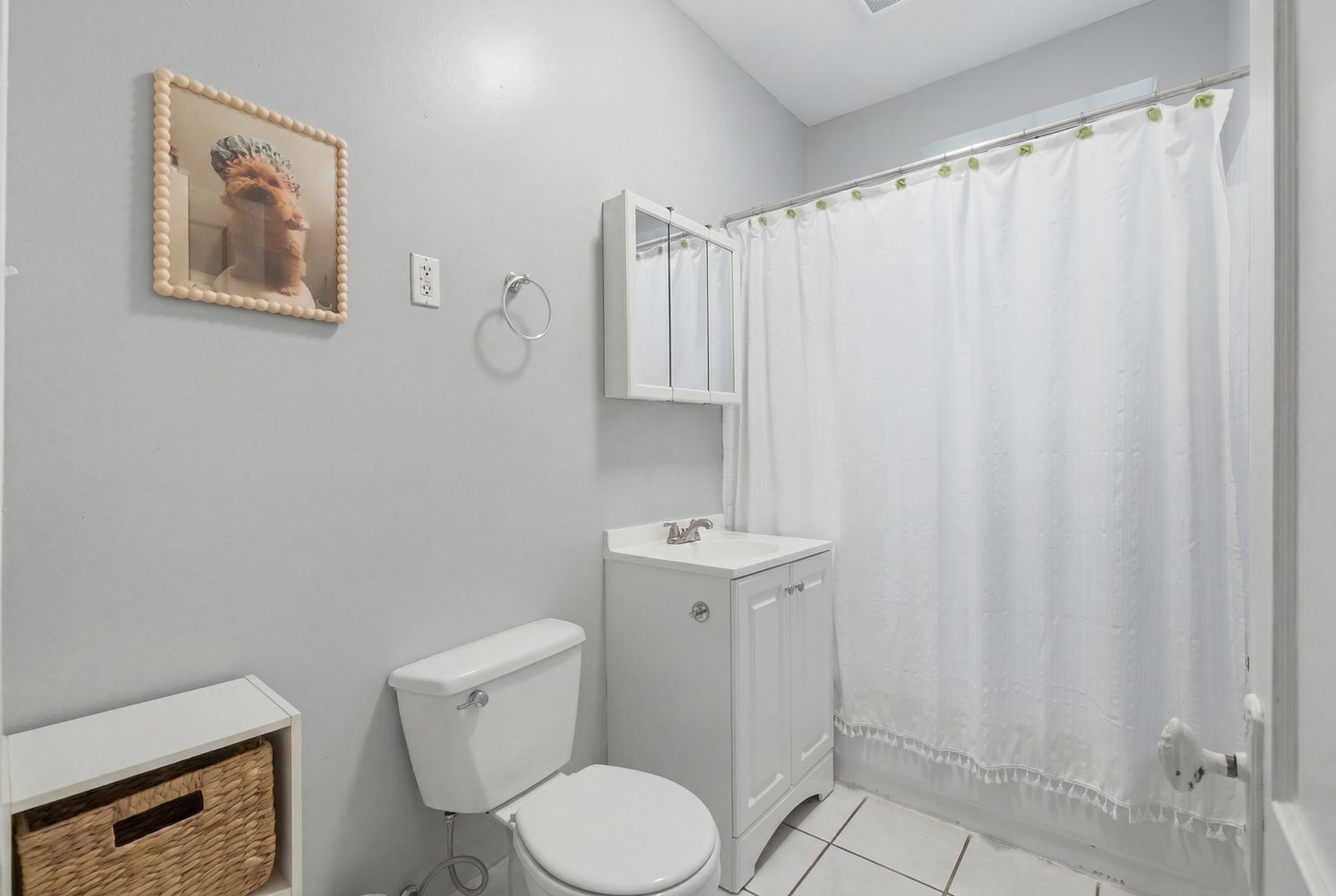 1900 West Oakdale Avenue Chicago IL 60657