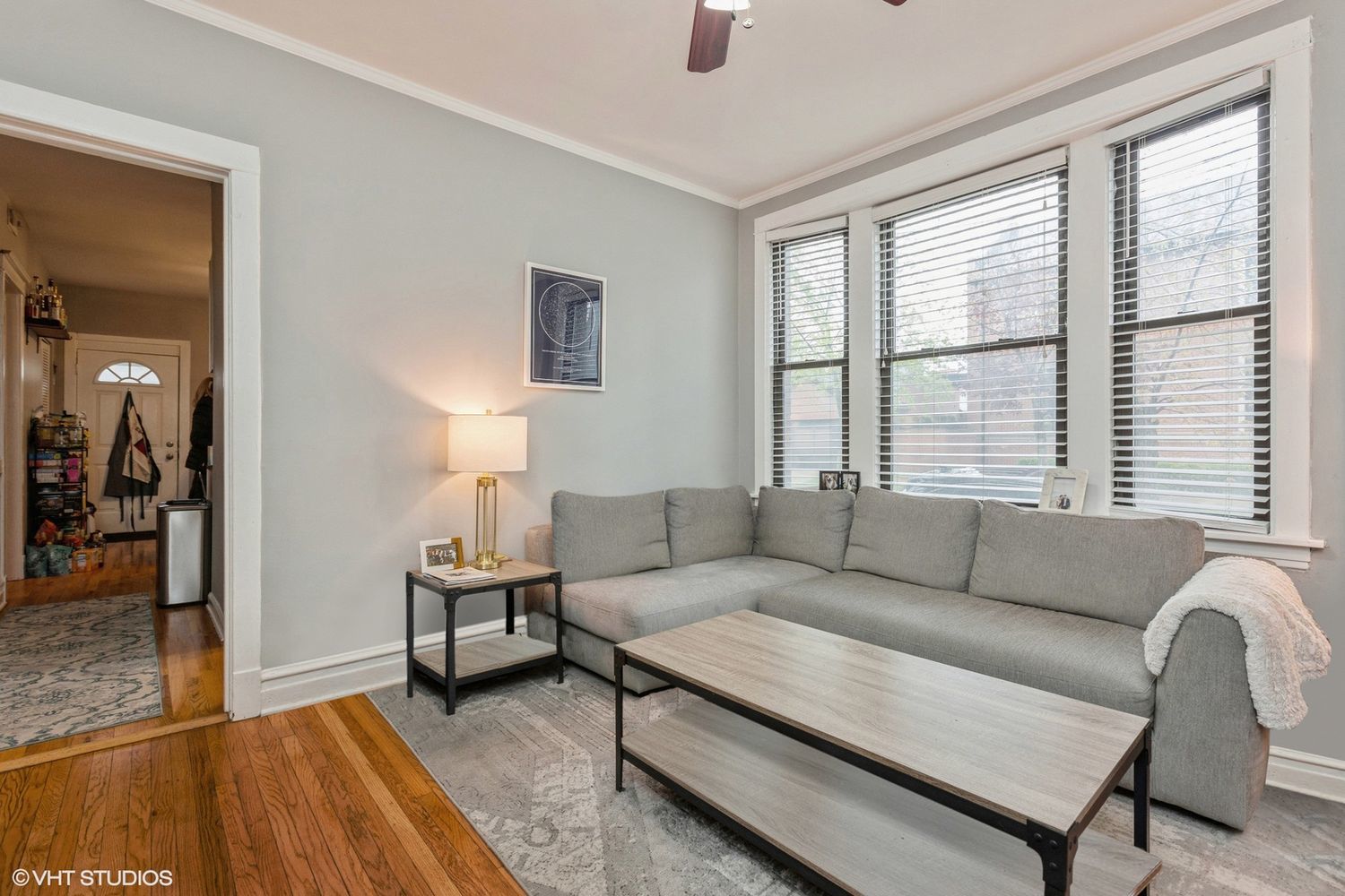 1900 West Oakdale Avenue Chicago IL 60657