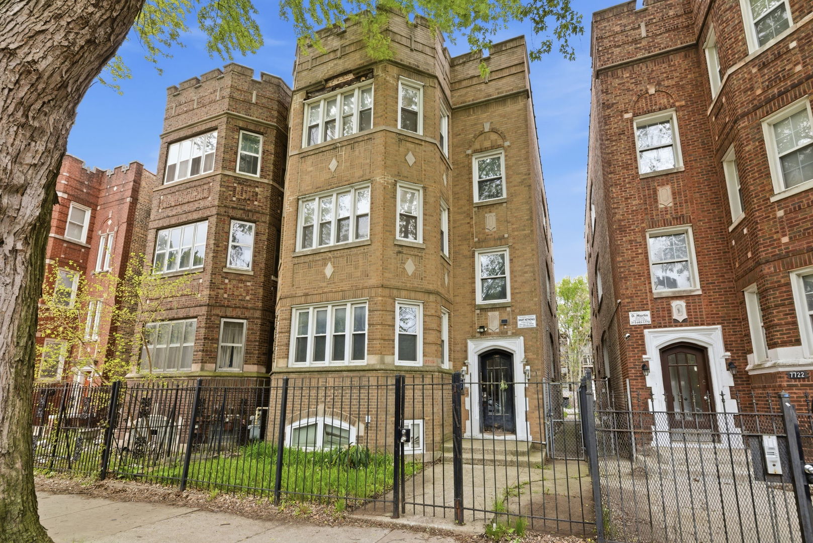 7724 South Essex Avenue Chicago IL 60649
