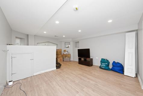 7724 South Essex Avenue Chicago IL 60649