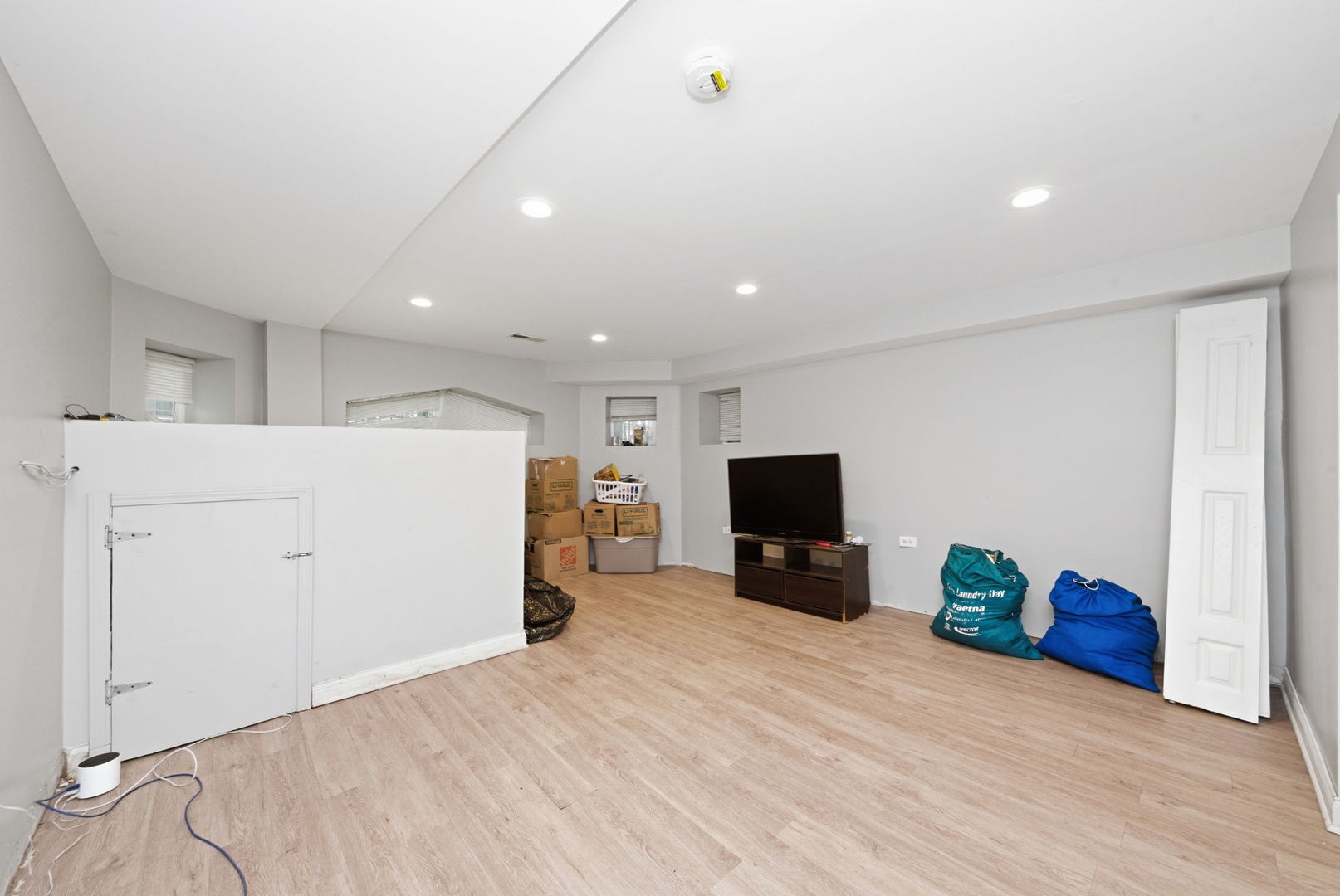 7724 South Essex Avenue Chicago IL 60649