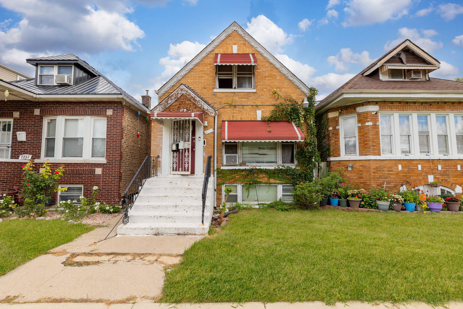 7255 South Artesian Avenue Chicago IL 60629
