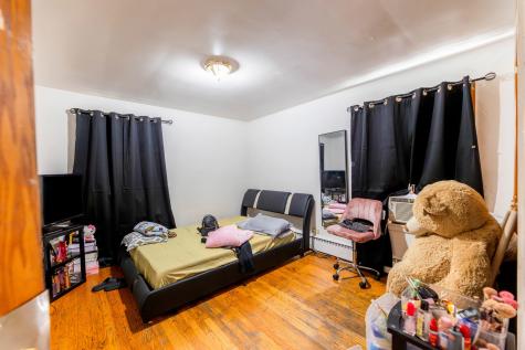 7255 South Artesian Avenue Chicago IL 60629