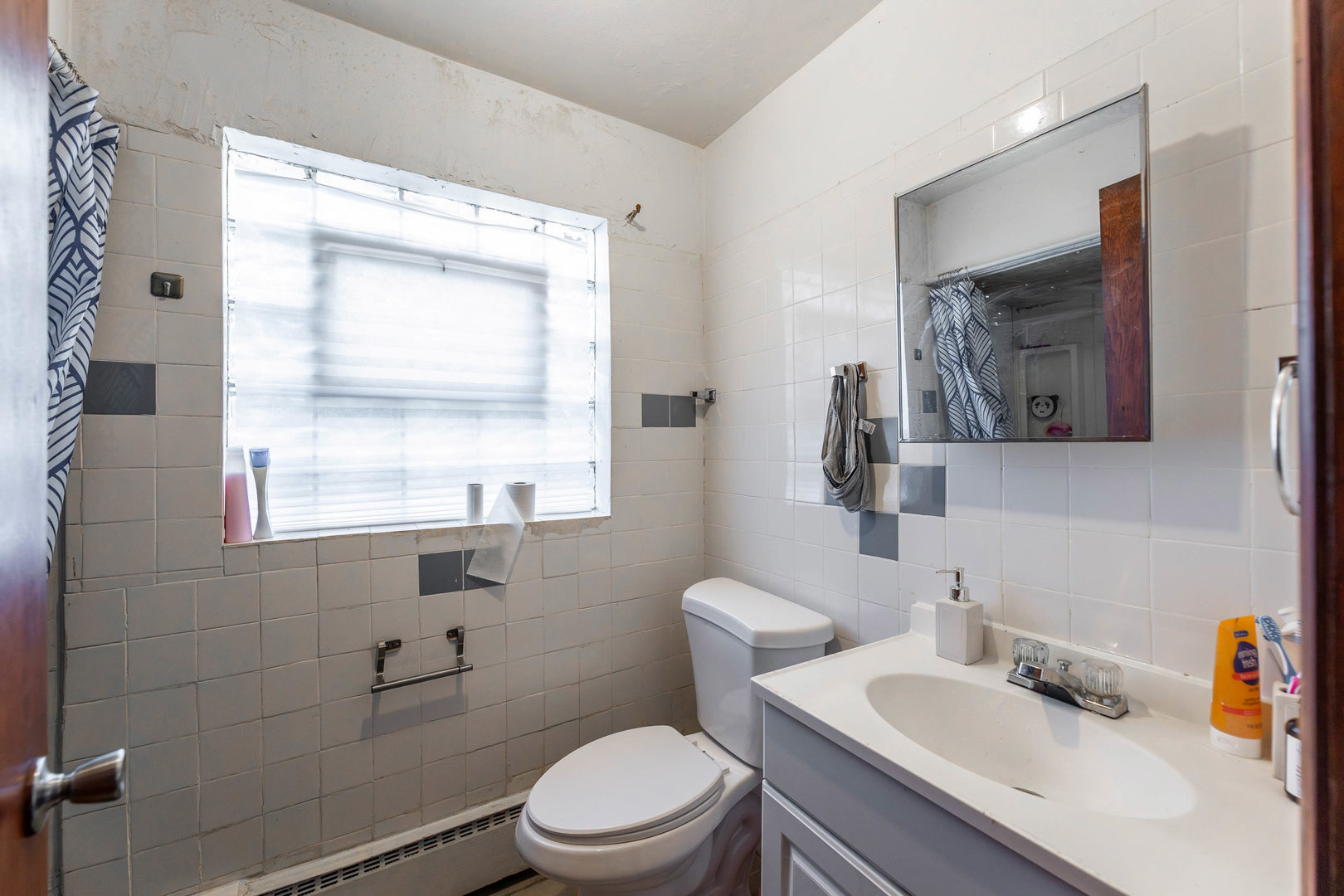 7255 South Artesian Avenue Chicago IL 60629