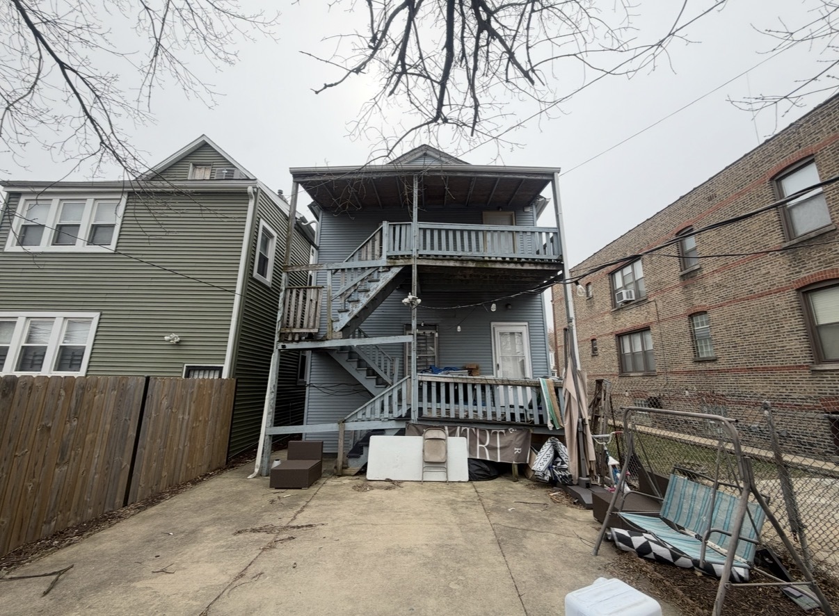 5444 West Walton Avenue Chicago IL 60651