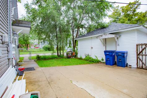 822 11TH Street North Chicago IL 60064