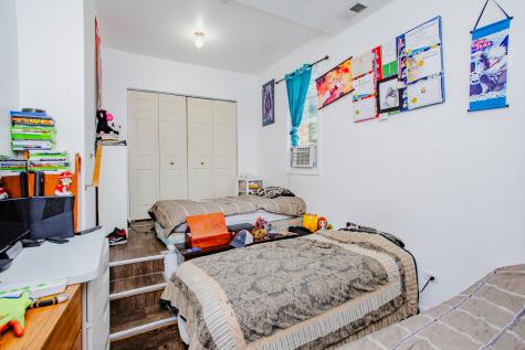 822 11TH Street North Chicago IL 60064