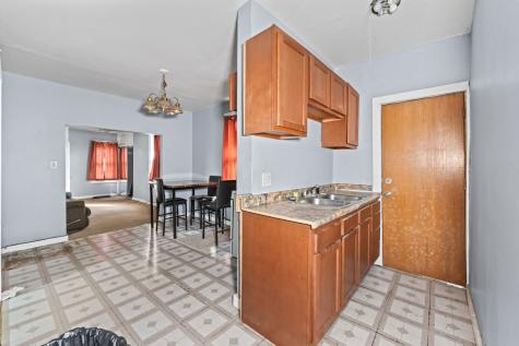 13513 South Baltimore Avenue Chicago IL 60633