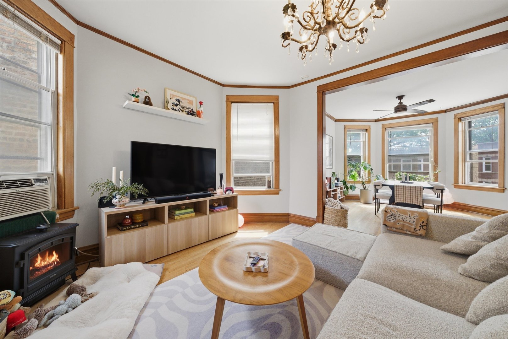 3531 North Oakley Avenue Chicago IL 60618