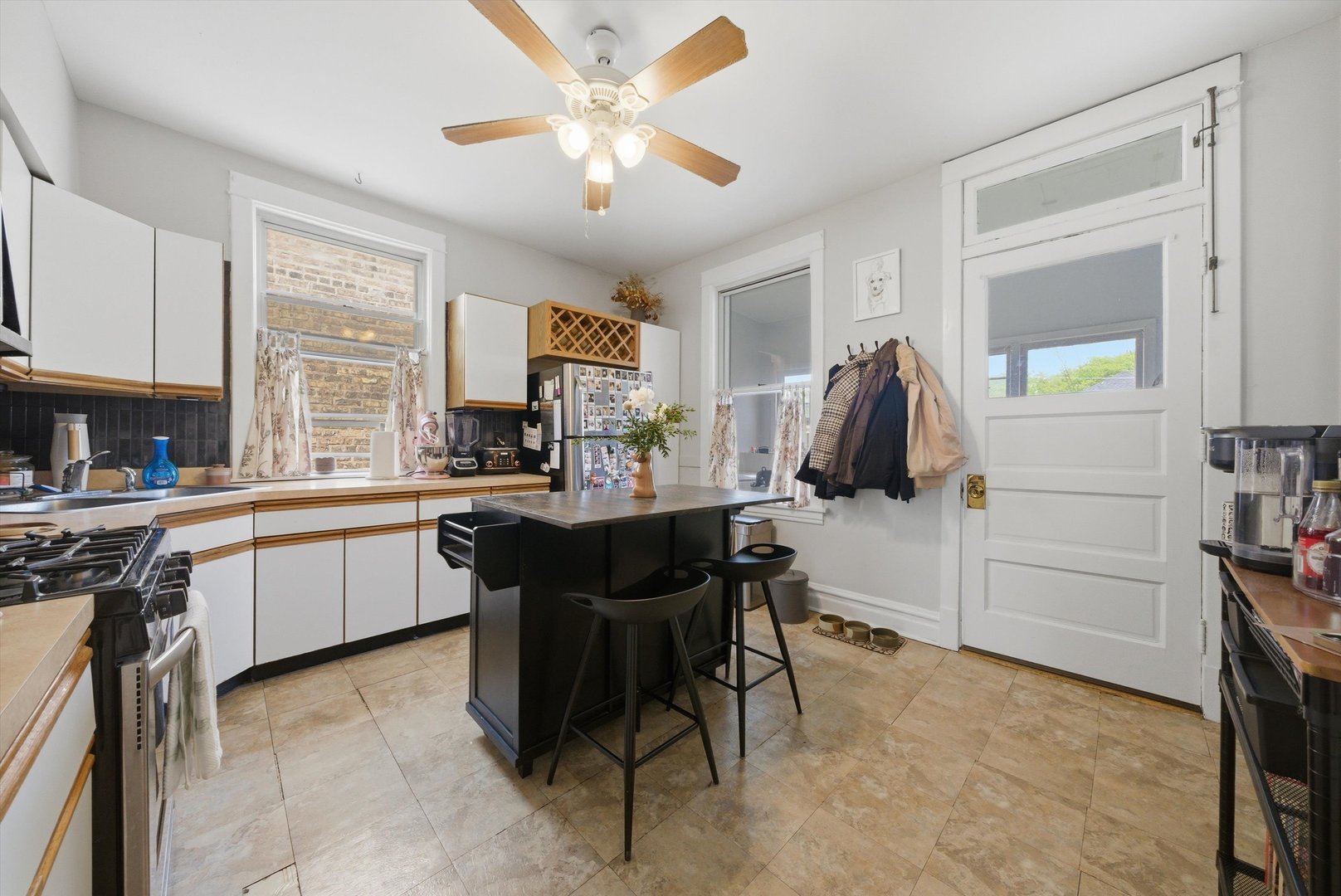 3531 North Oakley Avenue Chicago IL 60618